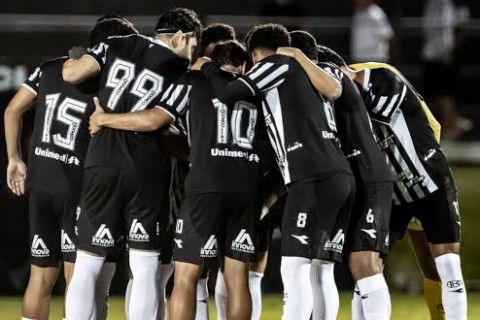 VITÓRIA GOLEIA O ABC POR 6 A 2 E FICA MUITO PERTO DA FINAL DA COPA DO NORDESTE