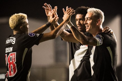 VASCO VENCE OLÍMPIA, SAI DA LANTERNA E ASSUME A LIDERANÇA DO GRUPO NA SUL-AMERICANA
